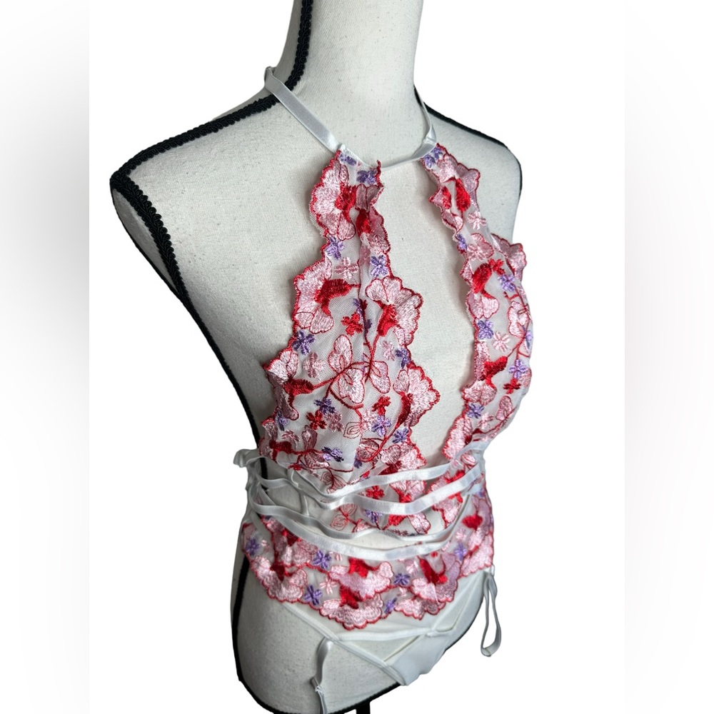 Floral embroidered lingerie 2 piece set - Picture 3 of 6